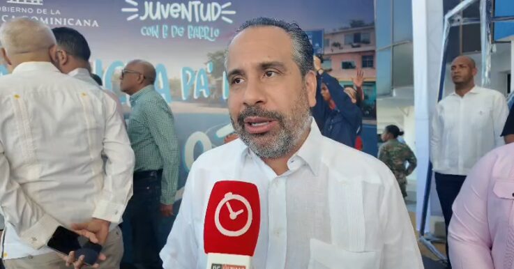 Director de INEFI valora iniciativa “Una Cancha pa’ mi Barrio”: “Valdez puso el oído en el corazón del barrio”