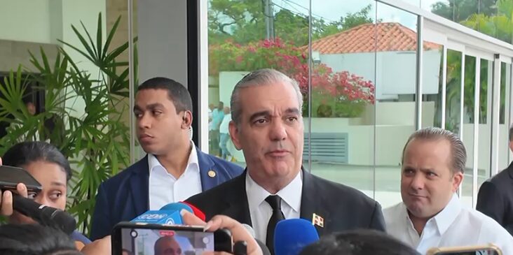 Presidente Abinader reconoce rol clave de Ramón Alburquerque como asesor del Estado