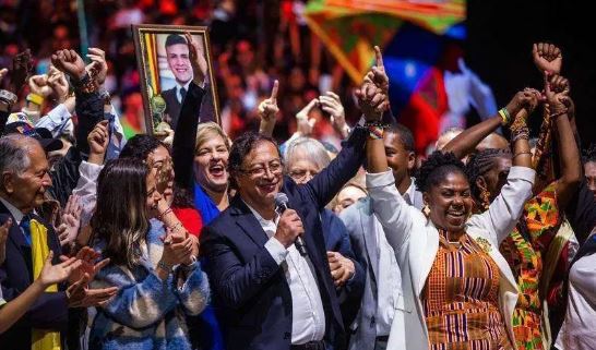 Colombia ve con esperanza el giro en la relación con EEUU tras la llamada de Petro a Trump