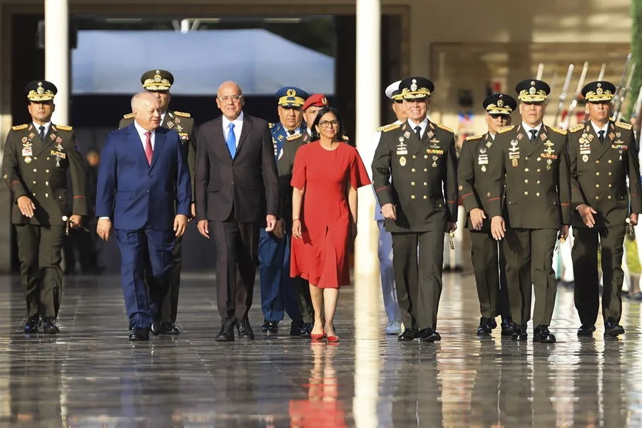 La Fuerza Armada de Venezuela reconoce a Delcy Rodríguez como su comandante en jefe