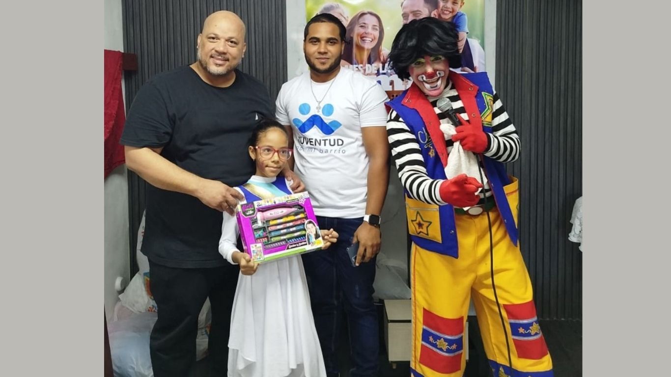 Niños de Villa Mella reciben mensaje de fe y esperanza