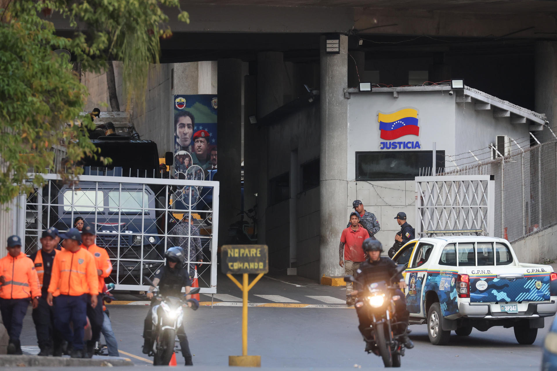 Familiares visitan a presos políticos en Venezuela por primera vez desde sus detenciones