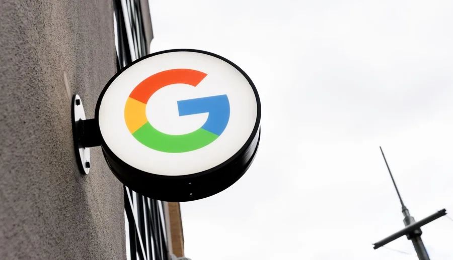 Google lanza en Gmail una herramienta de IA que resume las cadenas de correos electrónicos