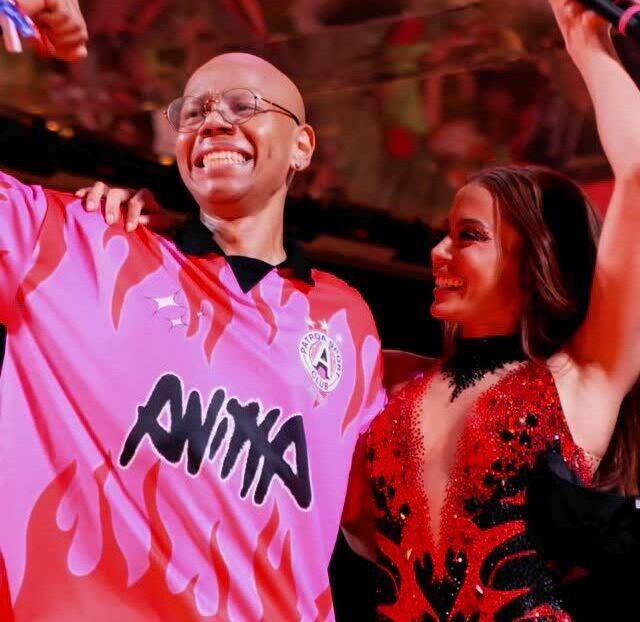 Un año después: fan que bailó con Anitta durante su lucha contra el cáncer vuelve al escenario sano