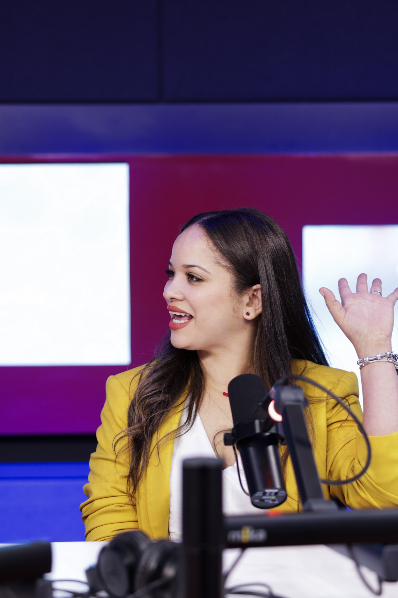 Carmen Taveras denuncia compra de abogados en su demanda contra Anthony Santos por supuesto hijo juntos