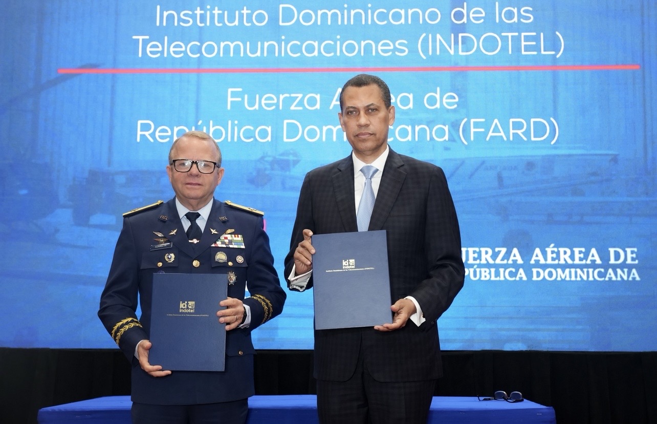 Indotel y la FARD firman acuerdo para impulsar infraestructura tecnológica en Base Aérea de San Isidro