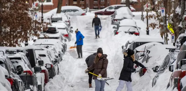 Tormenta invernal deja al menos 30 muertos y hogares sin electricidad en EEUU