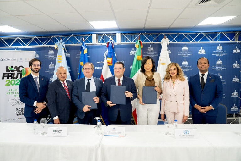 Firma de acuerdo.
