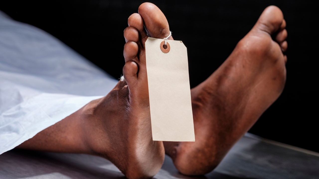 Hombre muere tras ser impactado por vehículo del transporte público en la carretera Azua–Peralta
