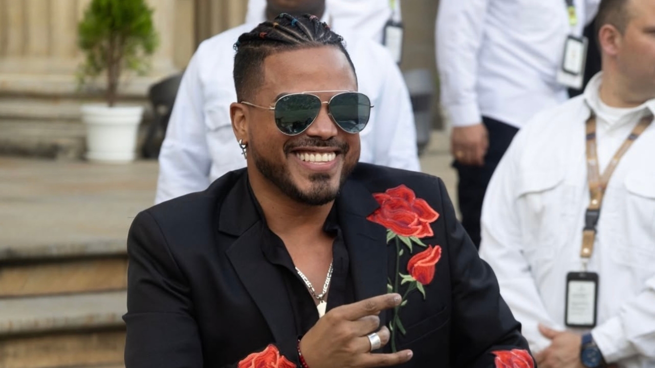 Axel Thomas lleva el merengue típico a escenarios internacionales; llega al Palacio Presidencial de país sudamericano