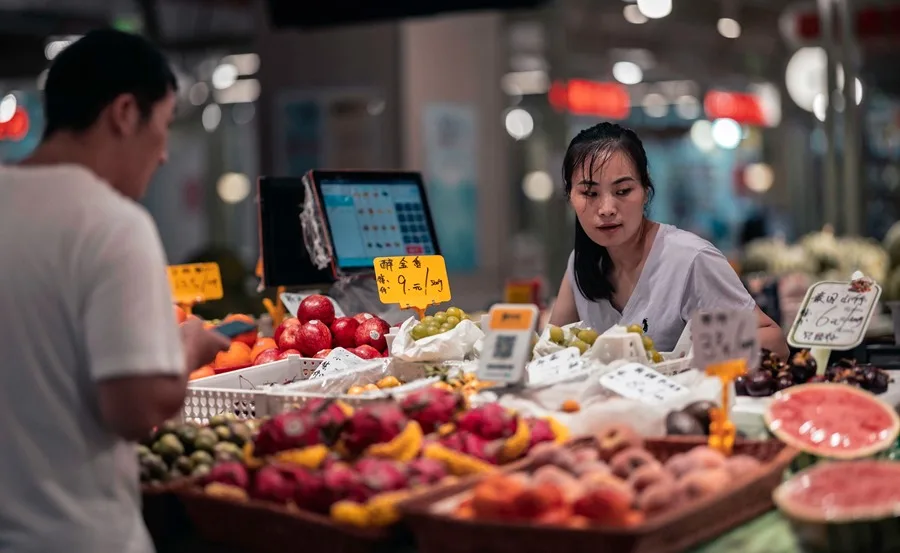 La inflación en China aumentó un 0,8 % en diciembre, máximo de tres años, pero cerró 2025 plana