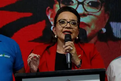 Presidenta de Honduras condena "agresión militar" de EEUU y "secuestro" de Nicolás Maduro