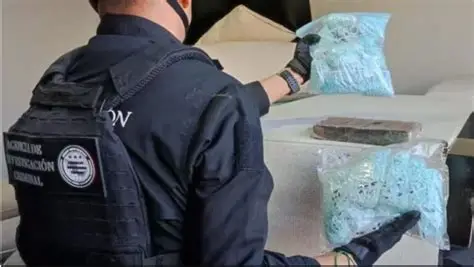 Aseguran en Aeropuerto de México un kilo de fentanilo con valor de 20 millones de dólares