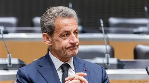 Condenan a 18 meses de prisión al exsenador francés acusado de sumisión química a diputada