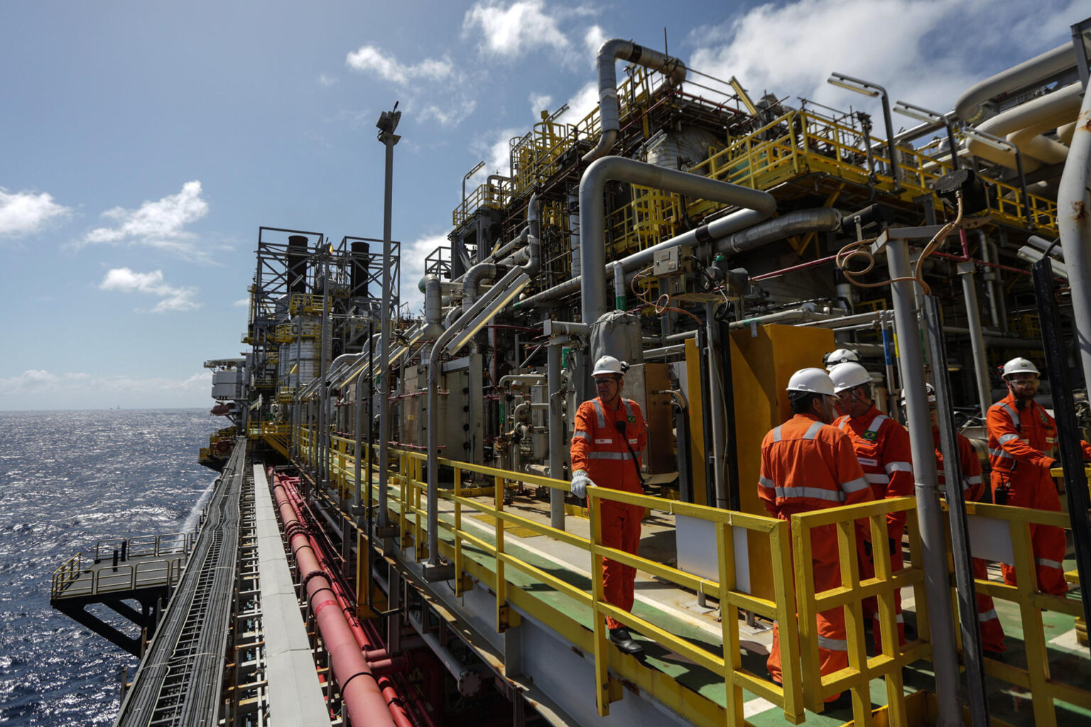 Venezuela anuncia contrato para exportar por primera vez gas licuado de petróleo