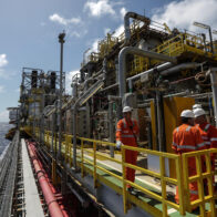 Venezuela anuncia contrato para exportar por primera vez gas licuado de petróleo