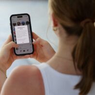 Francia impulsa ley para prohibir redes sociales a menores de 15 años y reforzar el control del uso de pantallas