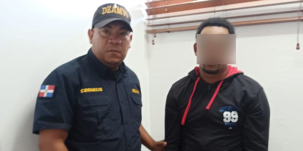 Policía Nacional apresa a hombre acusado de disparar y herir a su pareja en La Vega