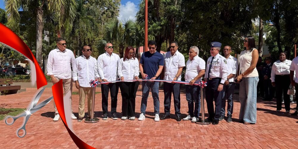 Collado inaugura parque Duarte y su entorno en Samaná con inversión superior a RD$51 millones