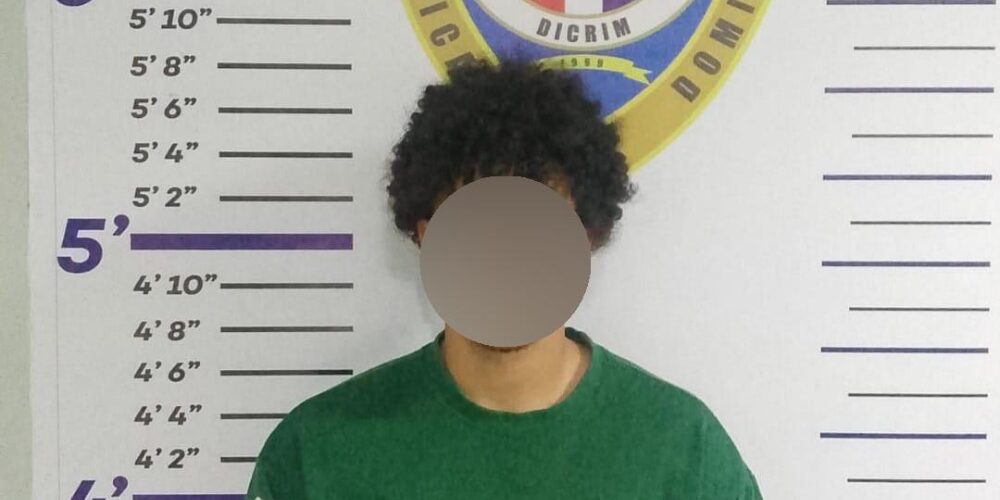 Policía Cibernética arresta hombre acusado de estafa electrónica bajo falsa oferta de empleo en Santiago