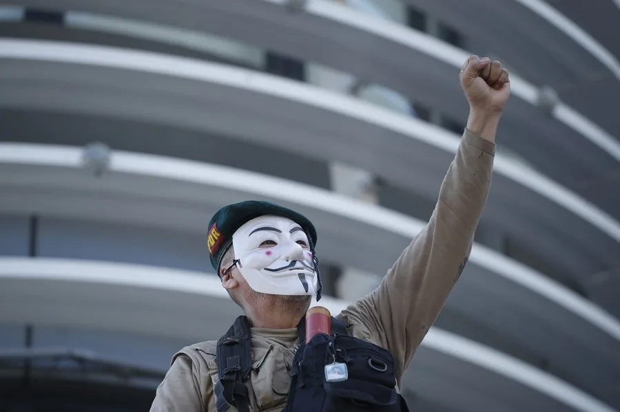 Cientos de personas protestan por el «retroceso democrático» y los atropellos en el régimen de excepción en El Salvador