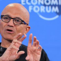 Satya Nadella: la IA solo tiene sentido si beneficia de manera concreta a la humanidad