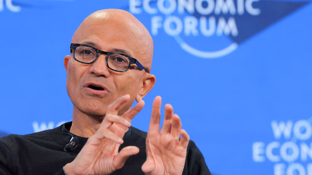 Satya Nadella: la IA solo tiene sentido si beneficia de manera concreta a la humanidad