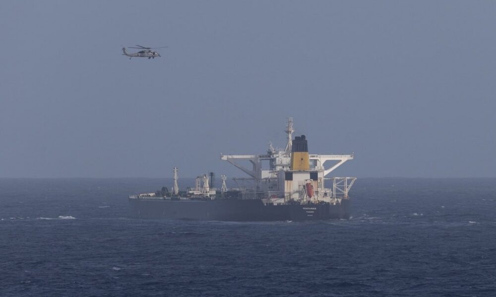 Venezuela anuncia el retorno a sus aguas de petrolero en una operación conjunta con EE.UU.