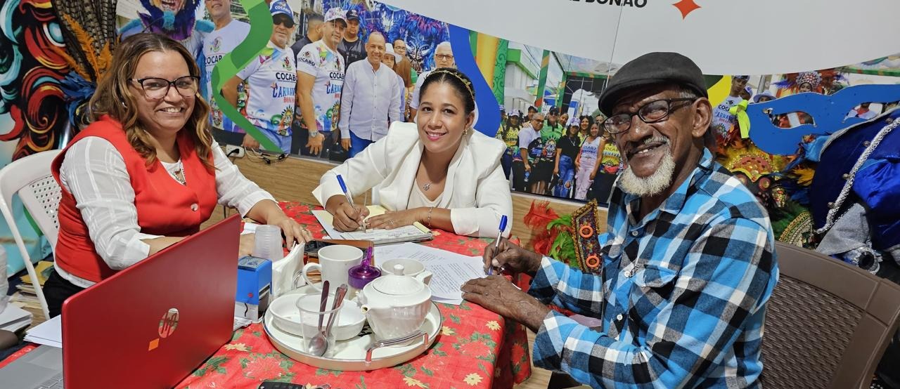 El color del carnaval comienza a tomar forma: COCABO impulsa a los grupos carnavalescos de Bonao