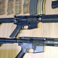 Hallan armas de fuego ocultas en caja fuerte durante operativo en Santiago