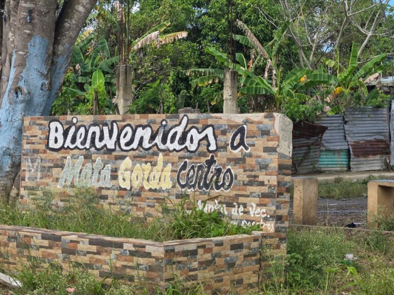 Residentes de Mata Gorda en Villa Mella, dicen desconocer detalles sobre el asesinato de una mujer tras roce de vehículos