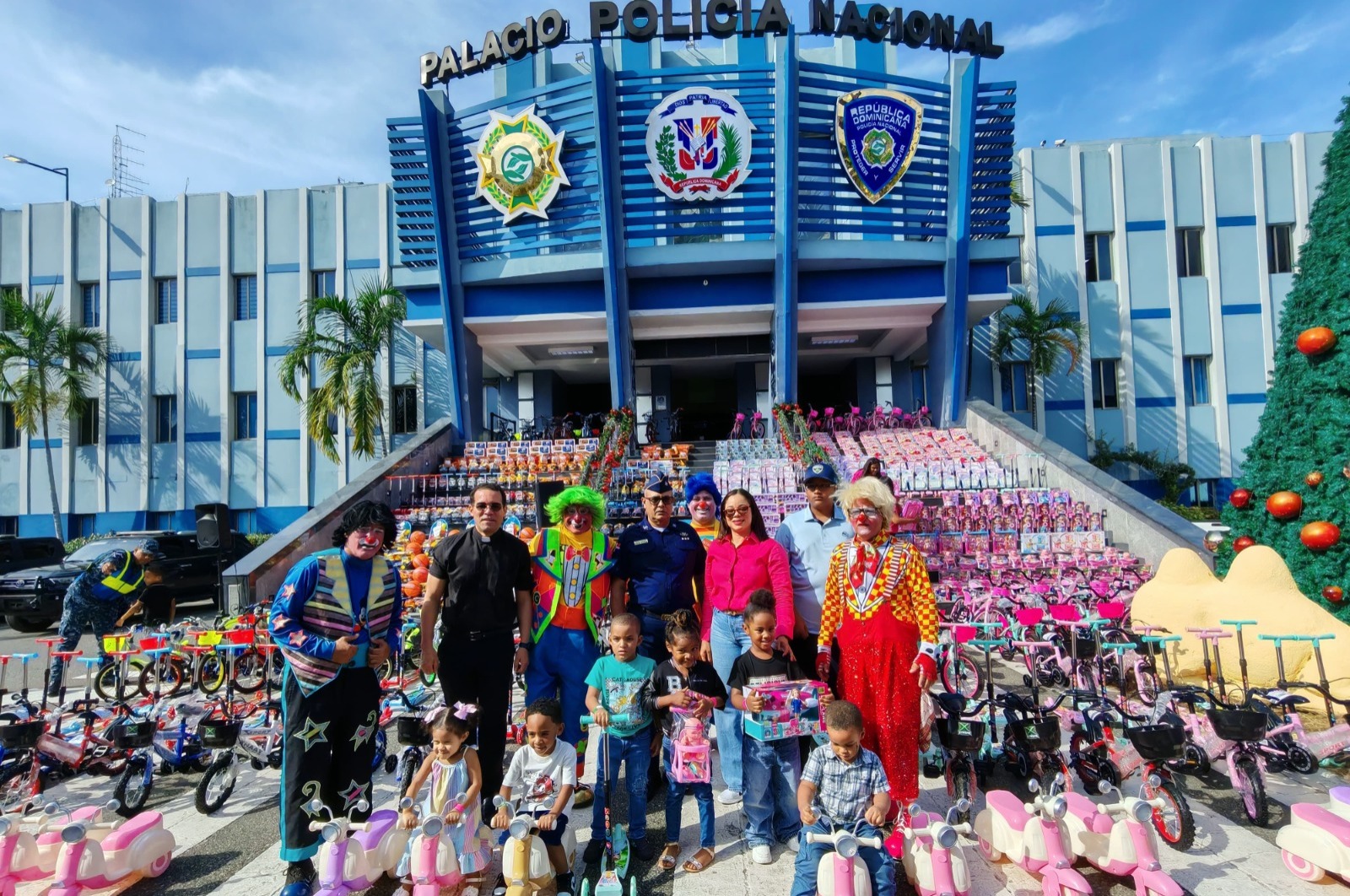 Aseopna celebra por todo lo alto el Día de los Santos Reyes con la tradicional entrega de juguetes