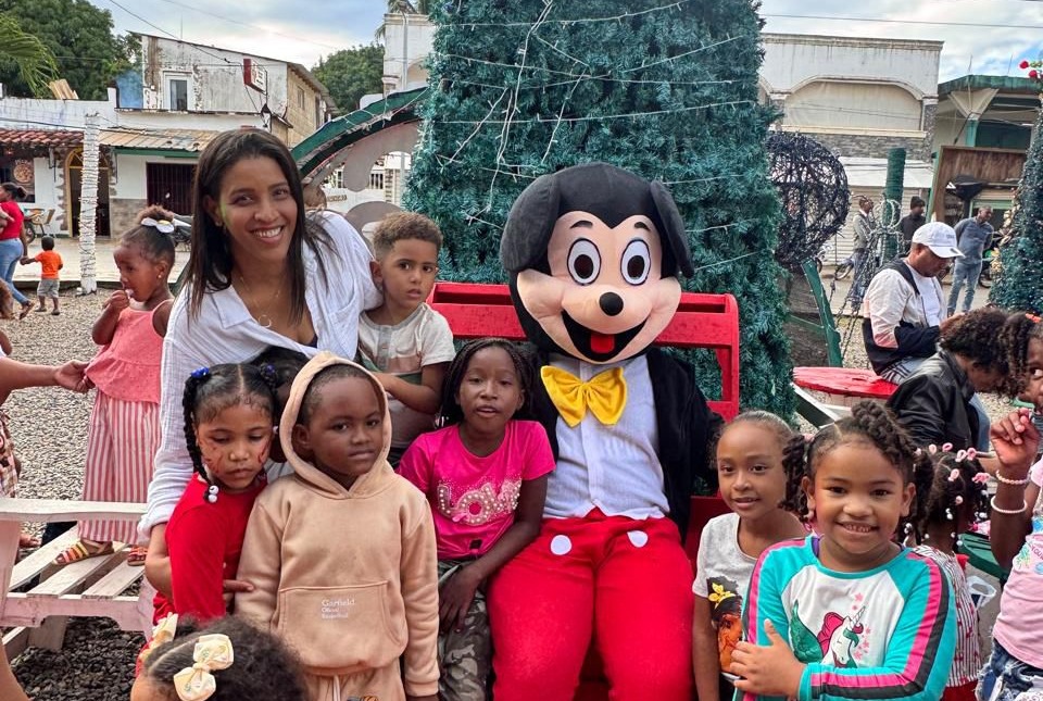 Alcaldesa Ana Reyes celebra por segundo año el Día de Reyes en Las Galeras