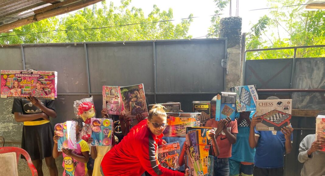 Con entrega de juguetes, Fundación Sumando Sonrisas celebra el Día de Reyes