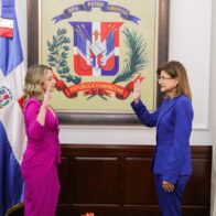 Gloria Reyes es juramentada como ministra de la Mujer