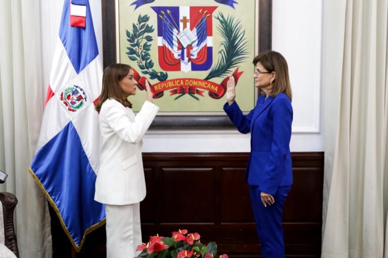 Mayra Jiménez asume la dirección de Supérate tras juramentación de Raquel Peña