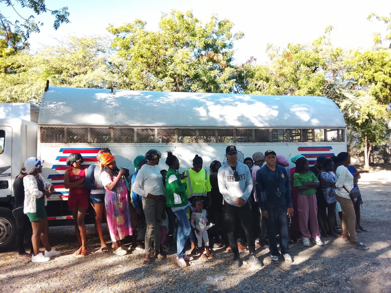 Ejército detiene 93 nacionales haitianos en condición migratoria irregular en la región Sur