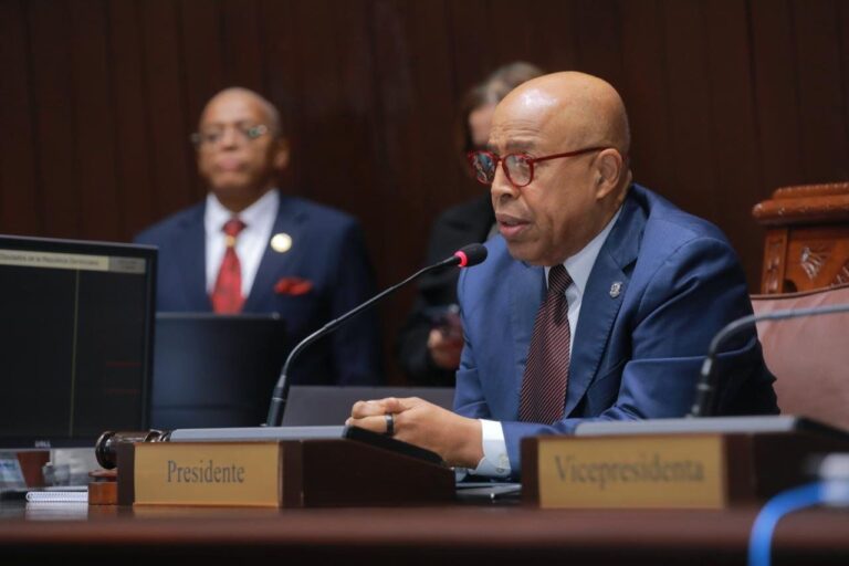Cámara de Diputados aprueba en segunda discusión ley que instituye el 10 de noviembre Día Nacional de la Mujer Médica Dominicana