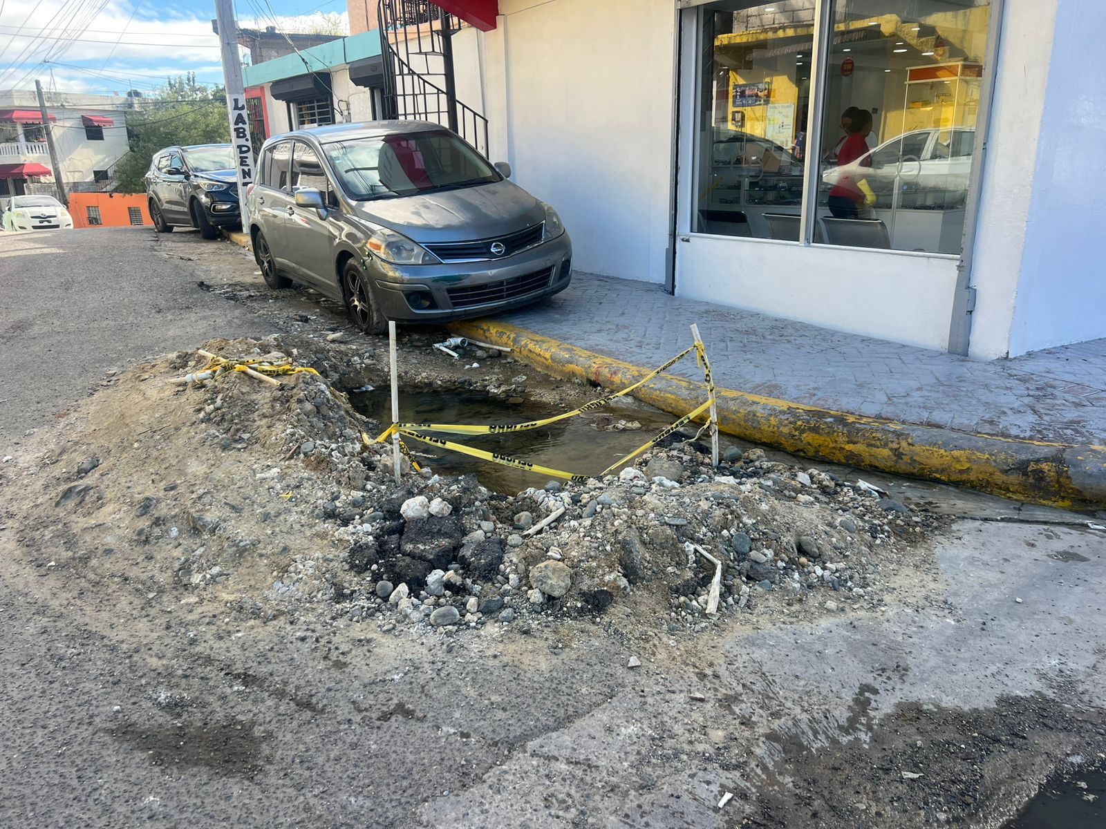 Denuncian fuga de agua en Los Alcarrizos