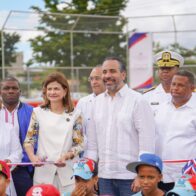 Vicepresidenta Raquel Peña encabeza entrega de estadio de béisbol escolar en SDE