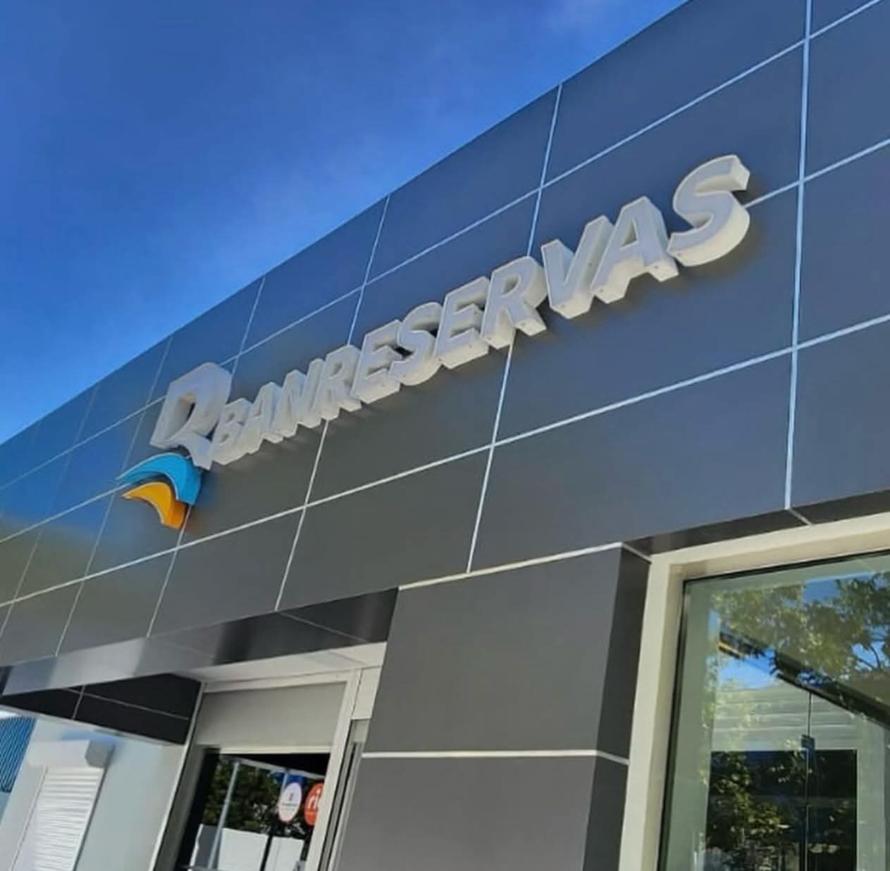 Inauguran sucursal del Banco de Reservas en Sabana Yegua