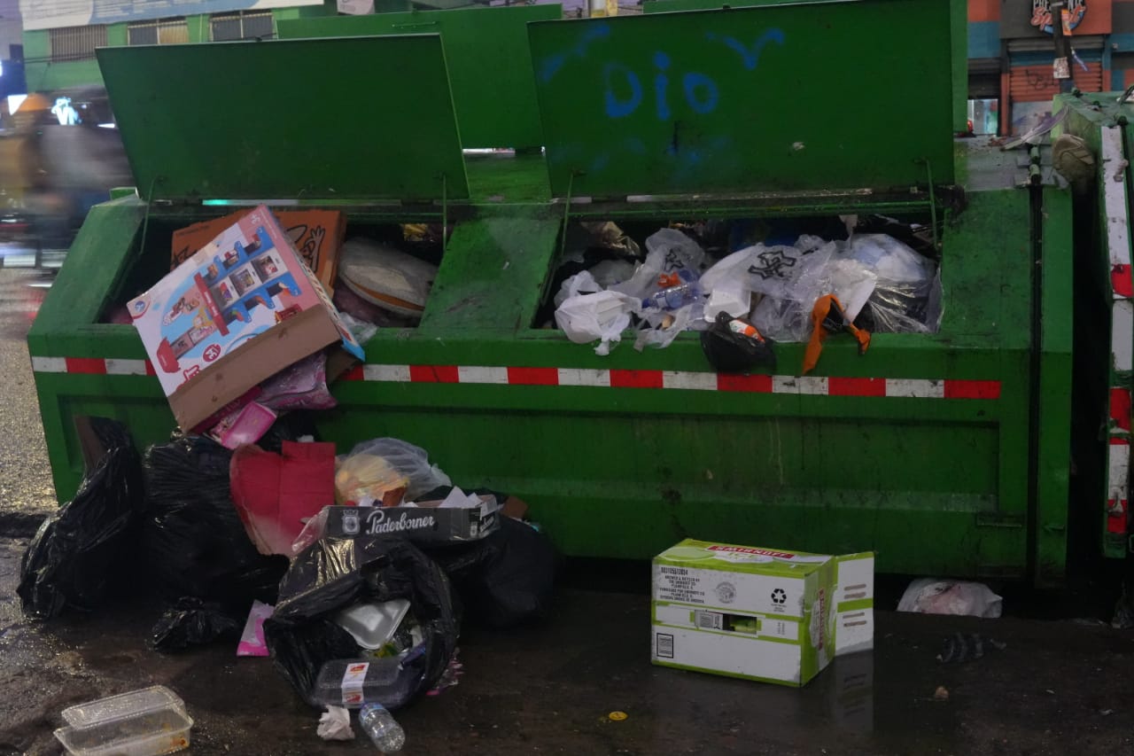 Residentes de Los Mina valoran como positivo la recogida de basura