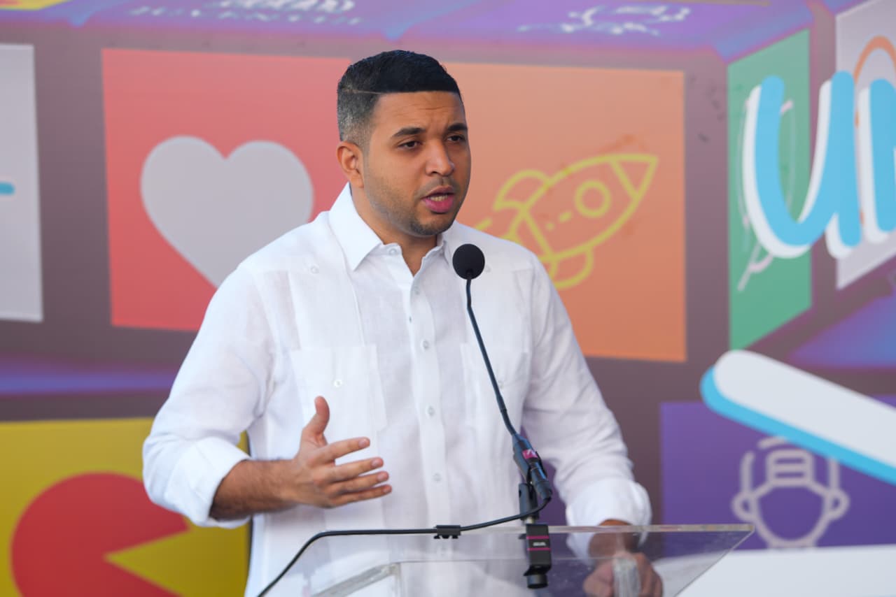 Ministerio de la Juventud llevará el programa “Una cancha pa’ mi barrio” a 200 sectores del país