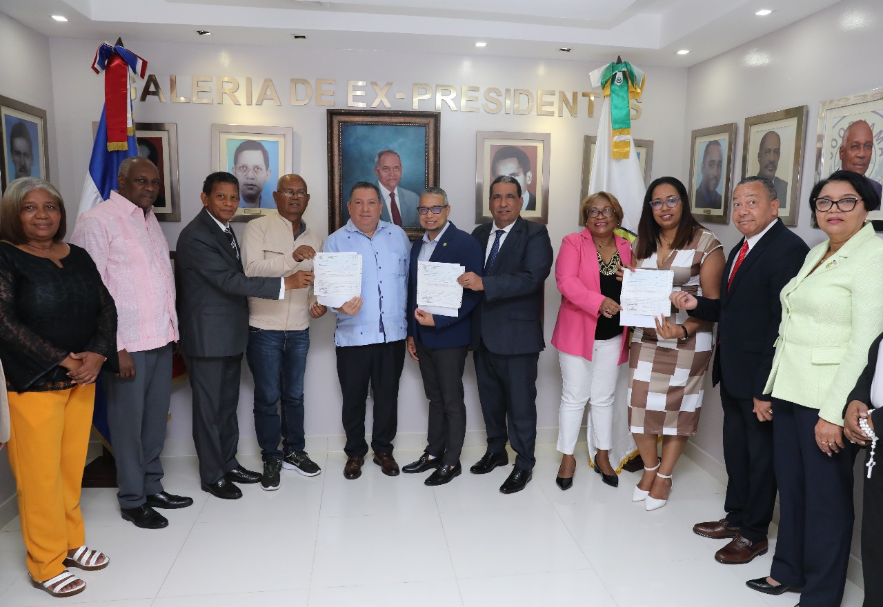 COOPNAMA entrega premios a delegados ganadores de la rifa sorpresa en su 54.ª Asamblea