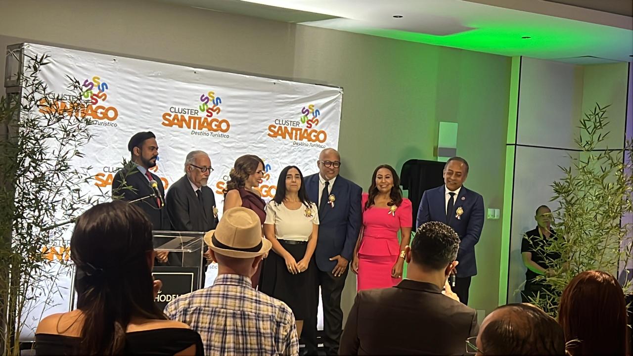 Clúster Santiago Destino Turístico presenta nueva directiva y define hoja de ruta para los próximos dos años