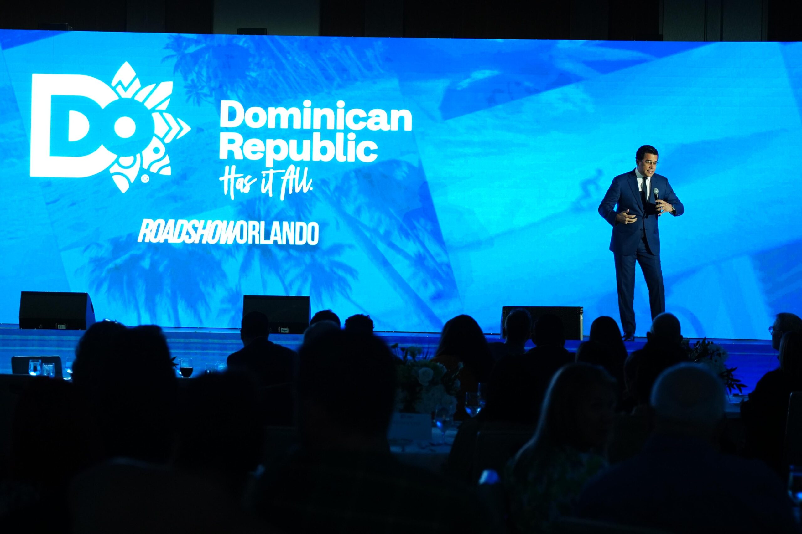 Ministro de Turismo.