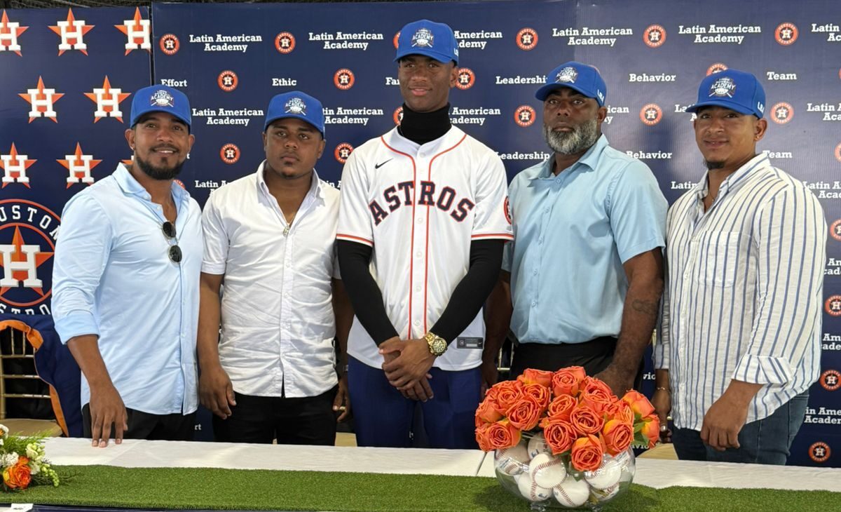 Joven de El Limón, Samaná, firma contrato profesional con los Astros de Houston por US$2.3 millones