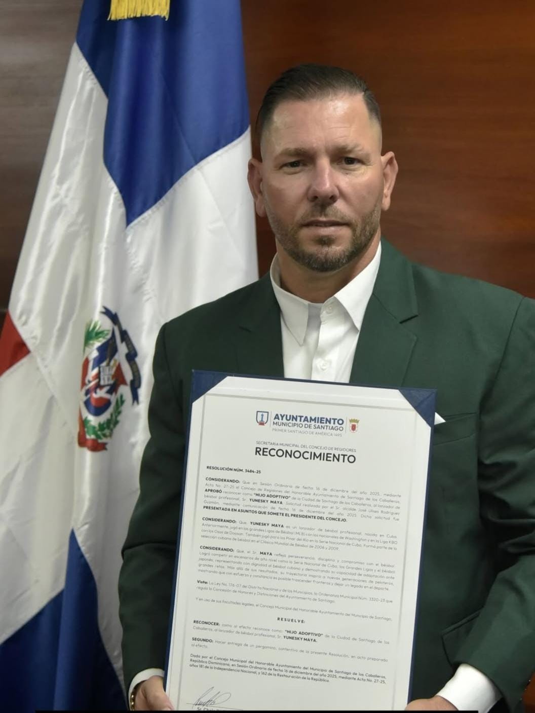 Santiago declara Hijo Adoptivo al lanzador cubano Yunesky Maya