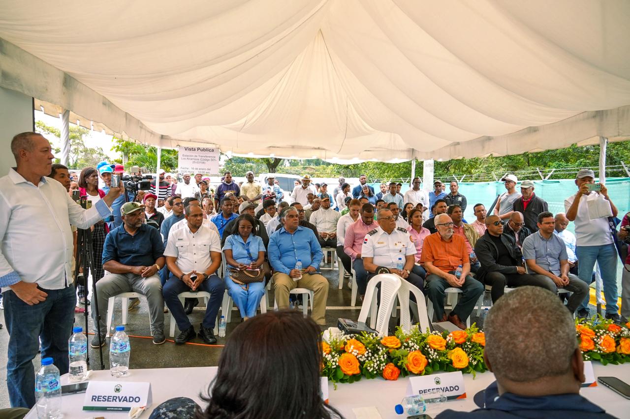 Los Alcarrizos realizan vista pública sobre construcción de punto de transferencia de residuos sólidos