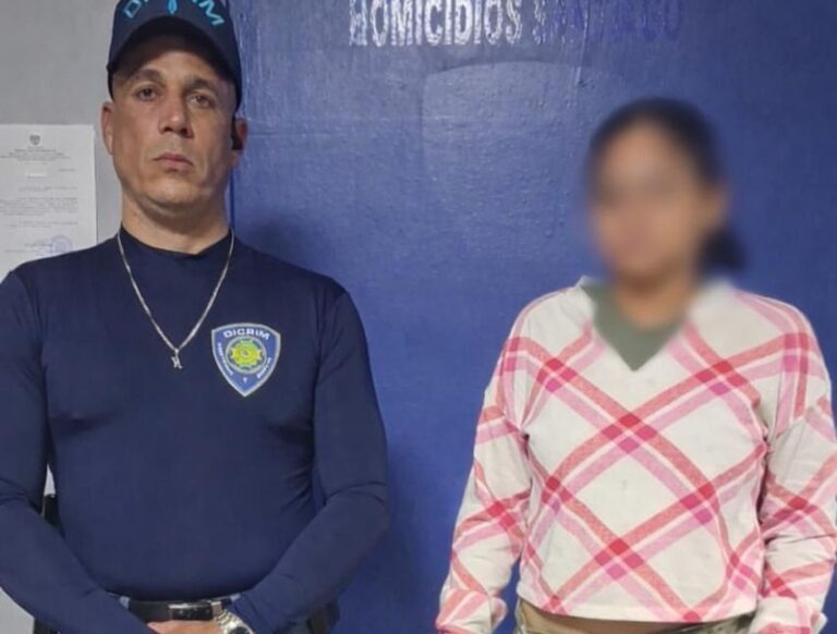 Policía localiza sana y salva a adolescente de 13 años reportada como desaparecida en Santiago